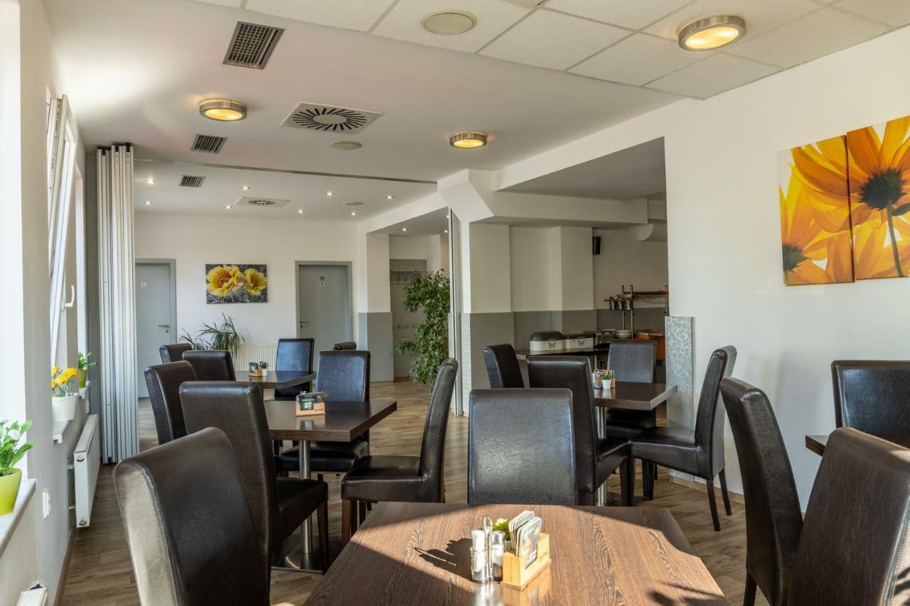 Hotel Kanárek 3*
