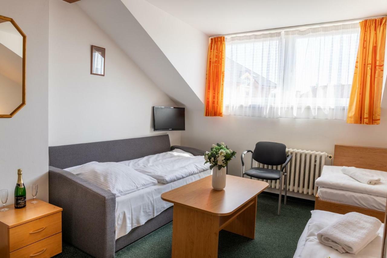 Kanárek Hotel